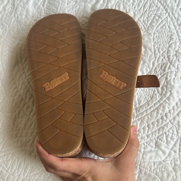 Born Women’s Wedge Sandals Size:9M - Picture 5 of 11